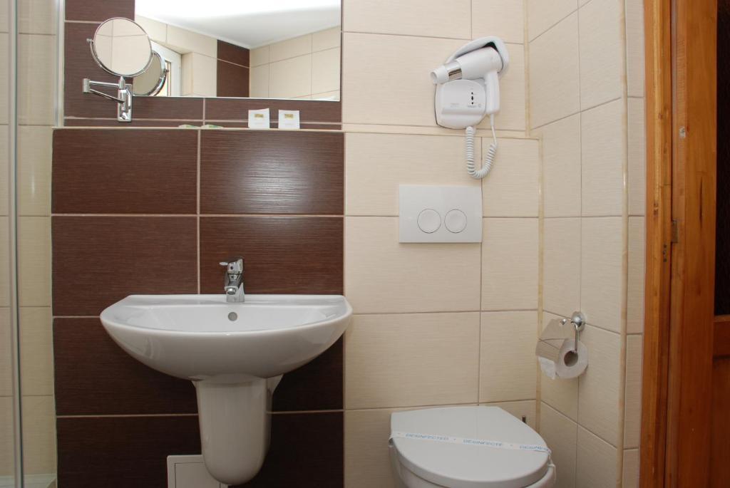 Hotel Liliacul Cluj-Napoca Quarto foto