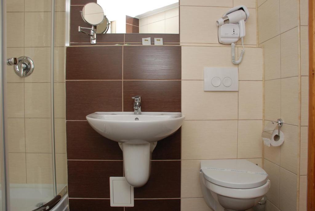 Hotel Liliacul Cluj-Napoca Quarto foto